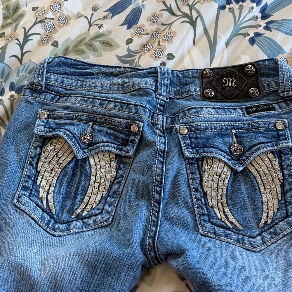 Vtg Angel Wing Miss Me Jeans
Perfect for trip to Nashville
